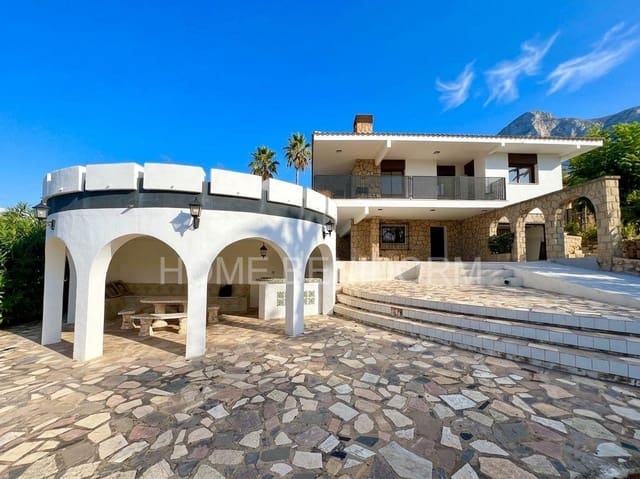 4 quarto Moradia para venda em La Nucia com piscina garagem - 889 000 € (Ref: 10109759)