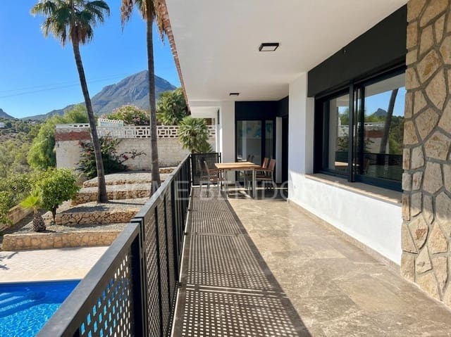 4 quarto Moradia para venda em La Nucia com piscina garagem - 889 000 € (Ref: 10109759)