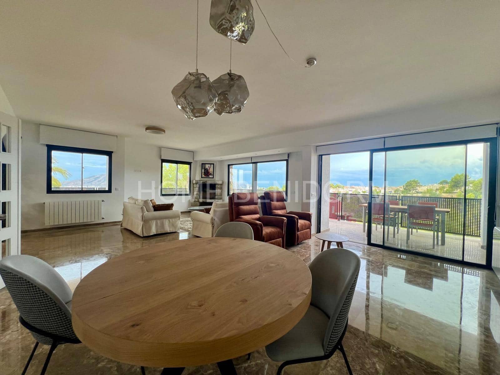 4 soveværelse Villa til salg i La Nucia med swimmingpool garage - € 889.000 (Ref: 10109759)