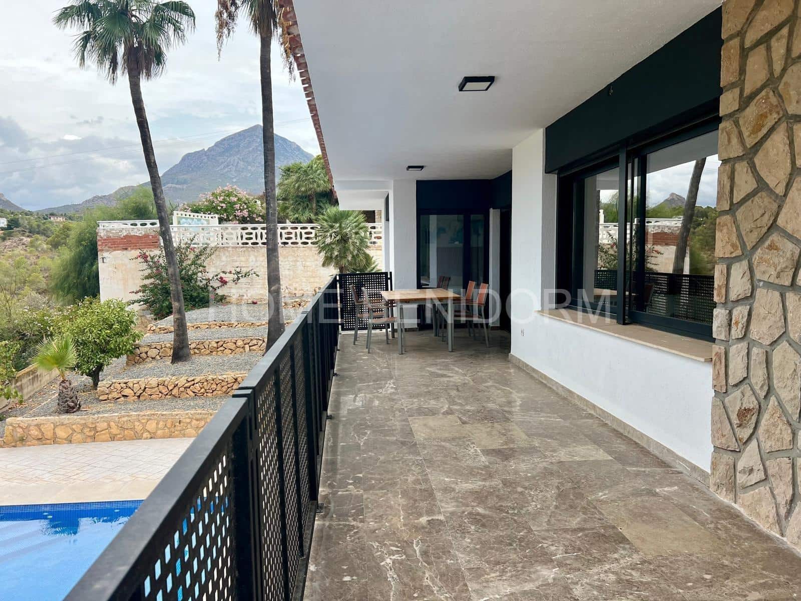4 soveværelse Villa til salg i La Nucia med swimmingpool garage - € 889.000 (Ref: 10109759)