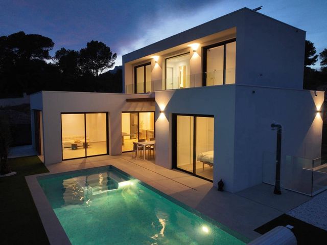 3 soveværelse Villa til salg i Alfaz del Pi / L'Alfàs del Pi med swimmingpool - € 760.000 (Ref: 10116215)