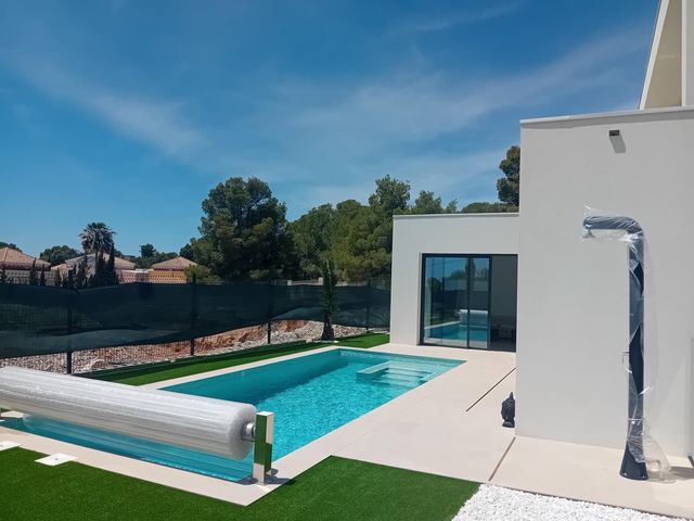 3 soveværelse Villa til salg i Alfaz del Pi / L'Alfàs del Pi med swimmingpool - € 760.000 (Ref: 10116215)