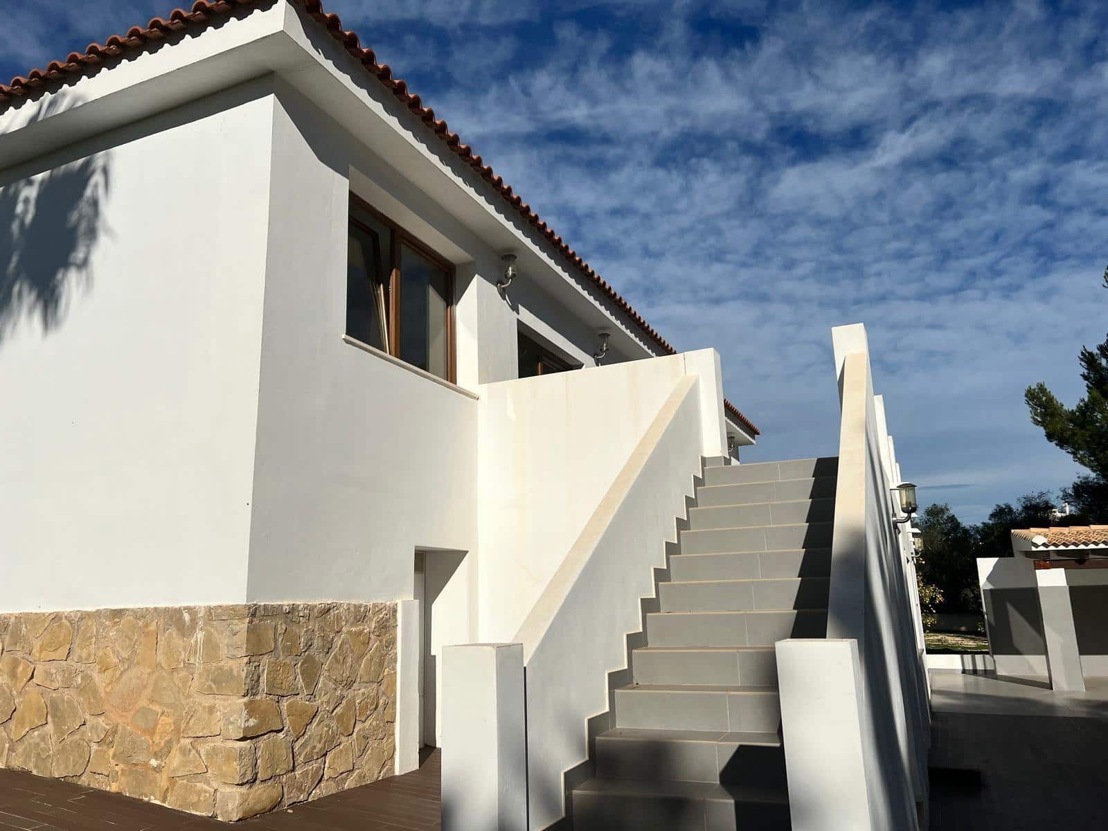 2 sovrum Villa till salu i La Nucia med pool - 950 000 € (Ref: 10116217)