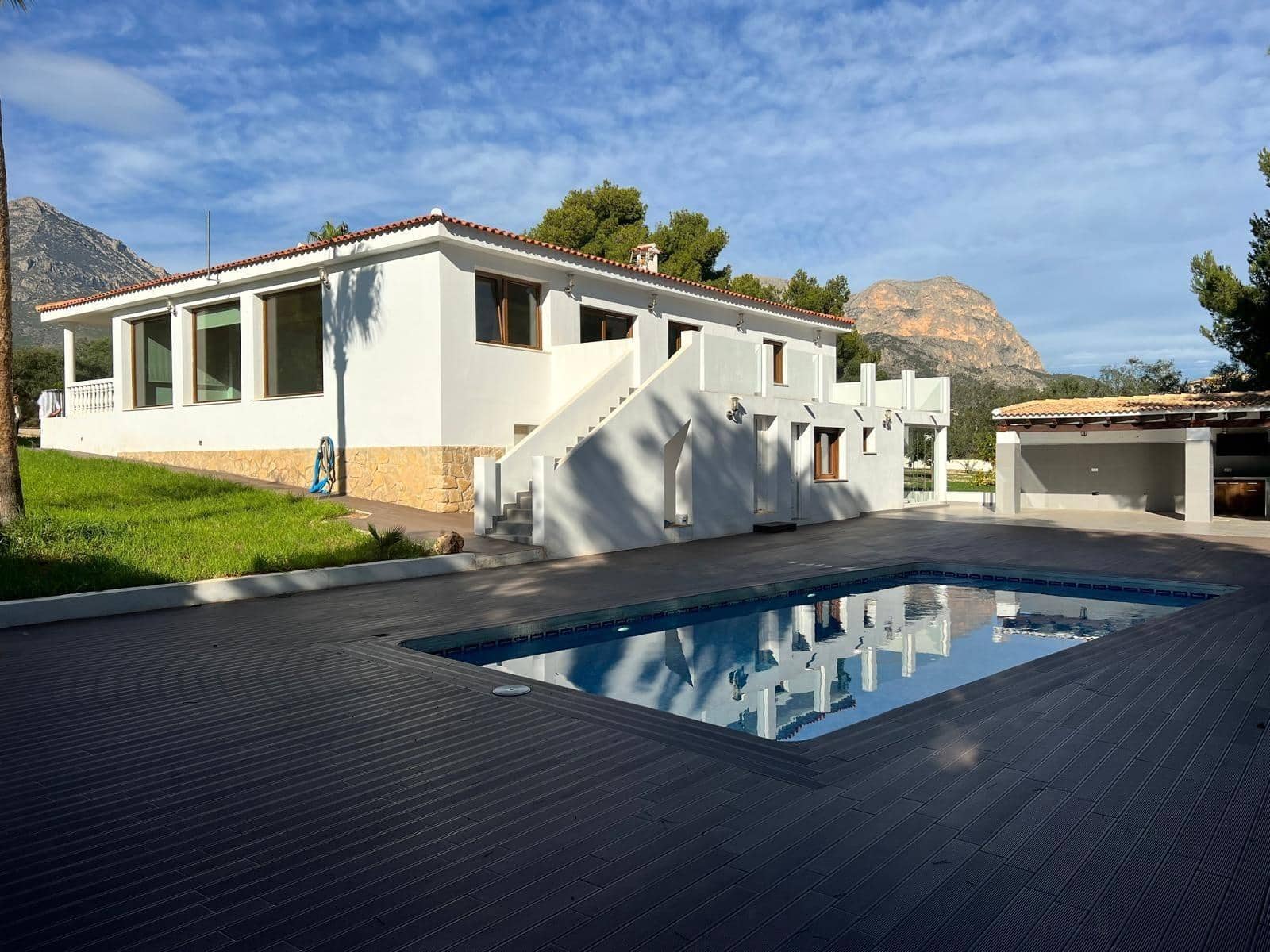 2 sovrum Villa till salu i La Nucia med pool - 950 000 € (Ref: 10116217)
