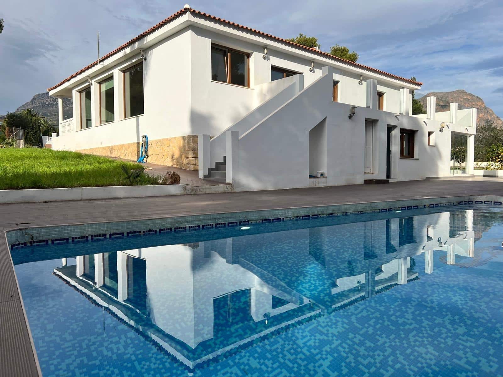 2 sovrum Villa till salu i La Nucia med pool - 950 000 € (Ref: 10116217)