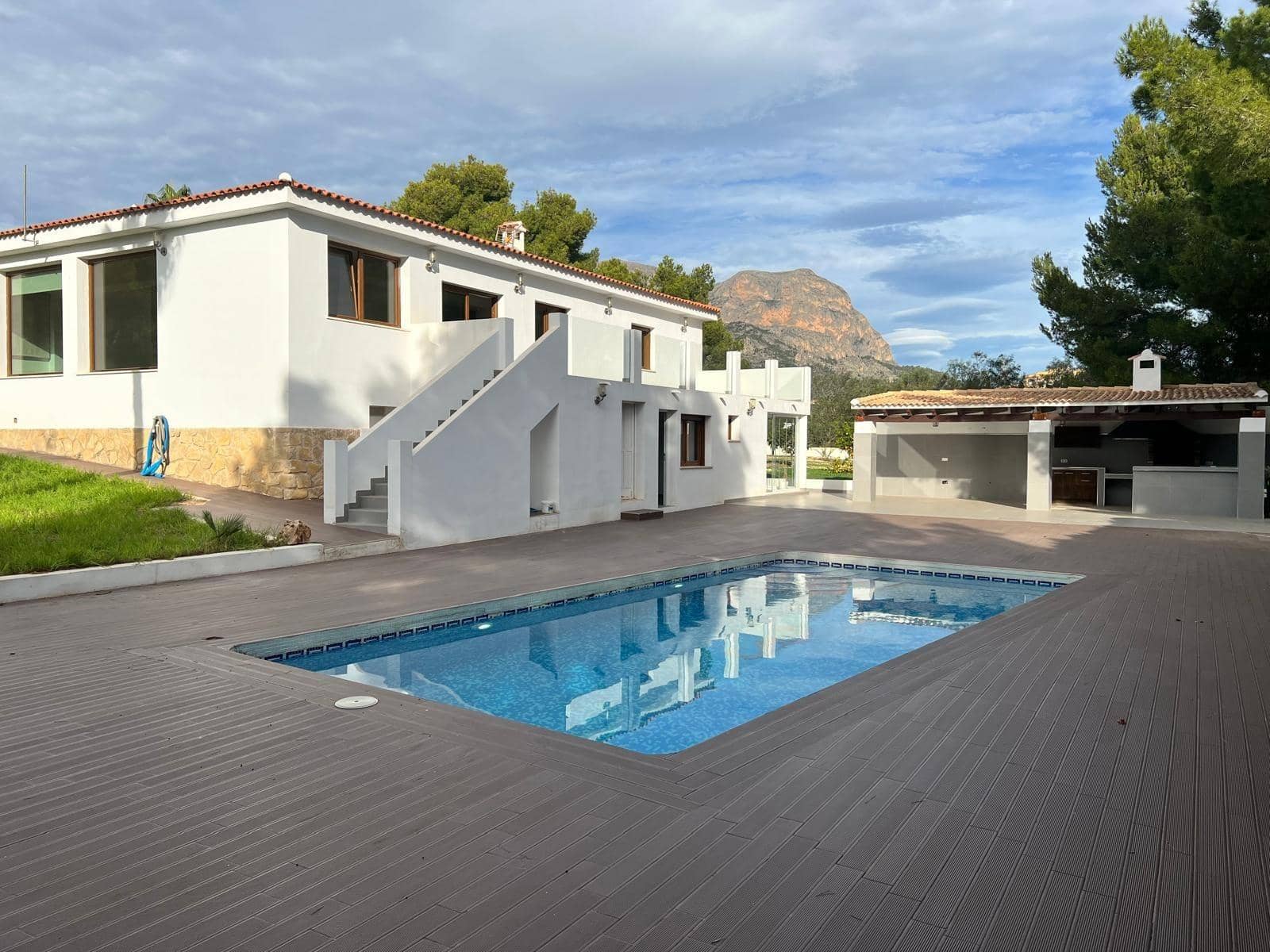 2 sovrum Villa till salu i La Nucia med pool - 950 000 € (Ref: 10116217)