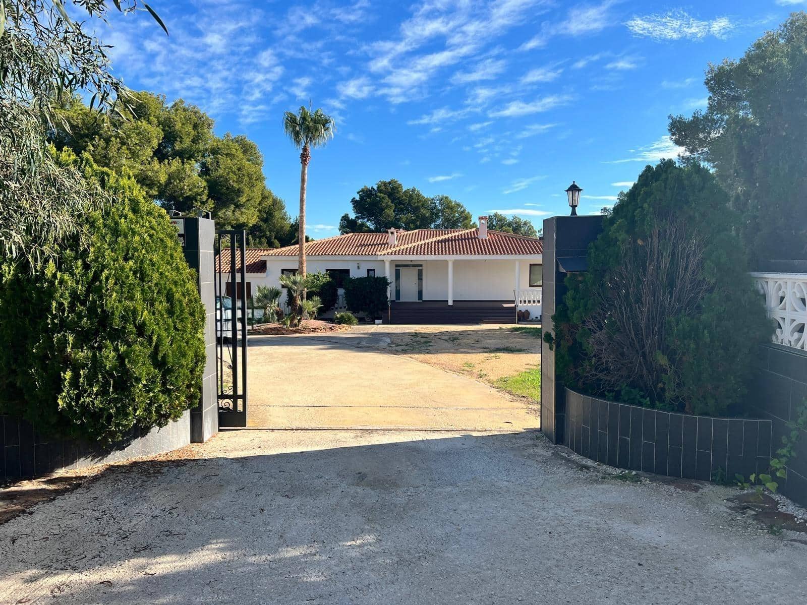 2 sovrum Villa till salu i La Nucia med pool - 950 000 € (Ref: 10116217)