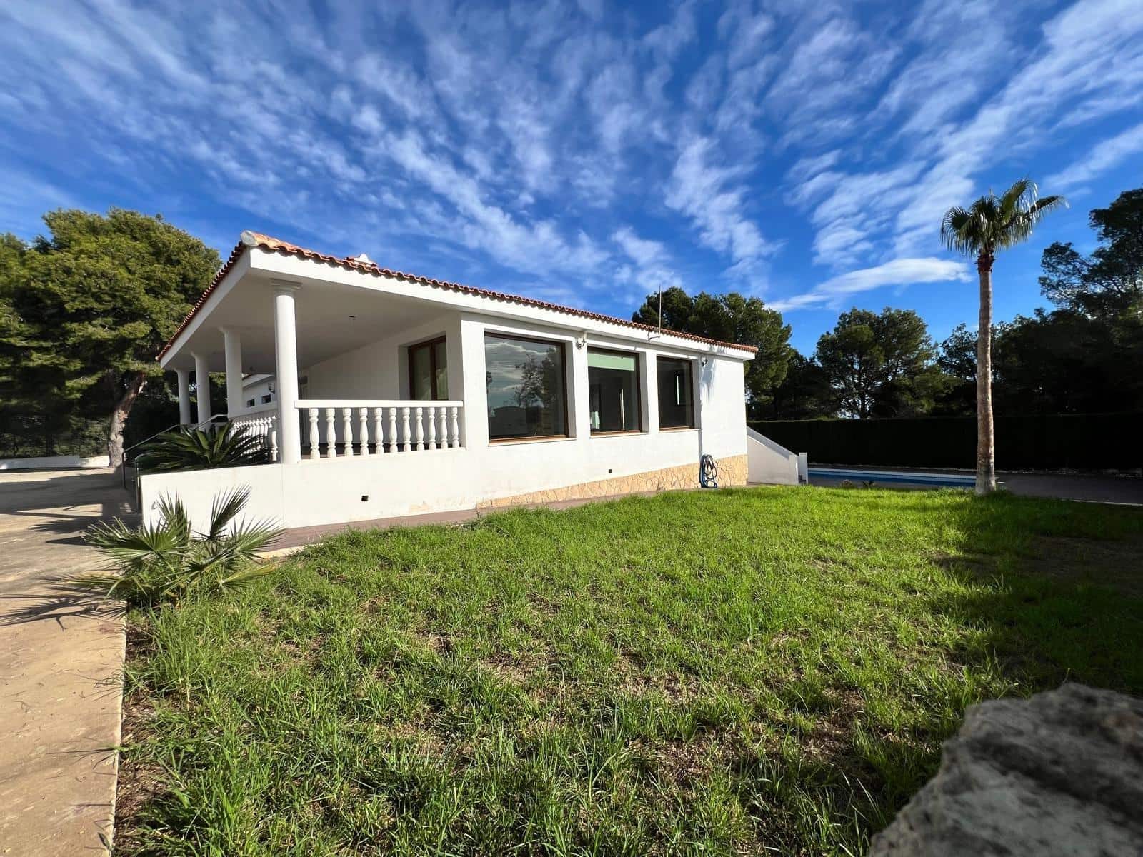 2 sovrum Villa till salu i La Nucia med pool - 950 000 € (Ref: 10116217)