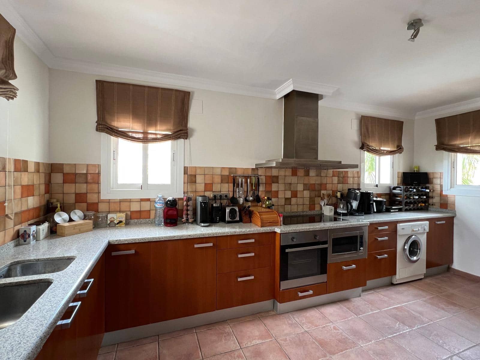 4 bedroom Villa for sale in Altea with pool garage - € 1,295,000 (Ref: 10116220)