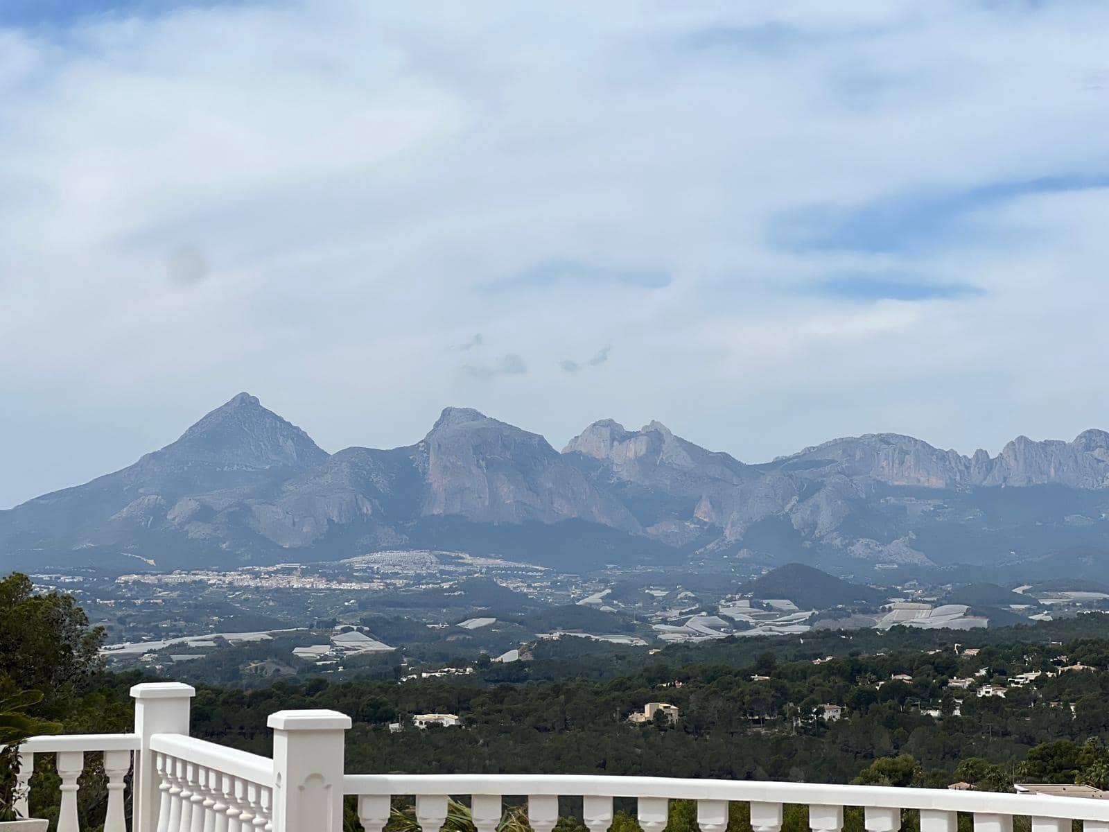 4 bedroom Villa for sale in Altea with pool garage - € 1,295,000 (Ref: 10116220)