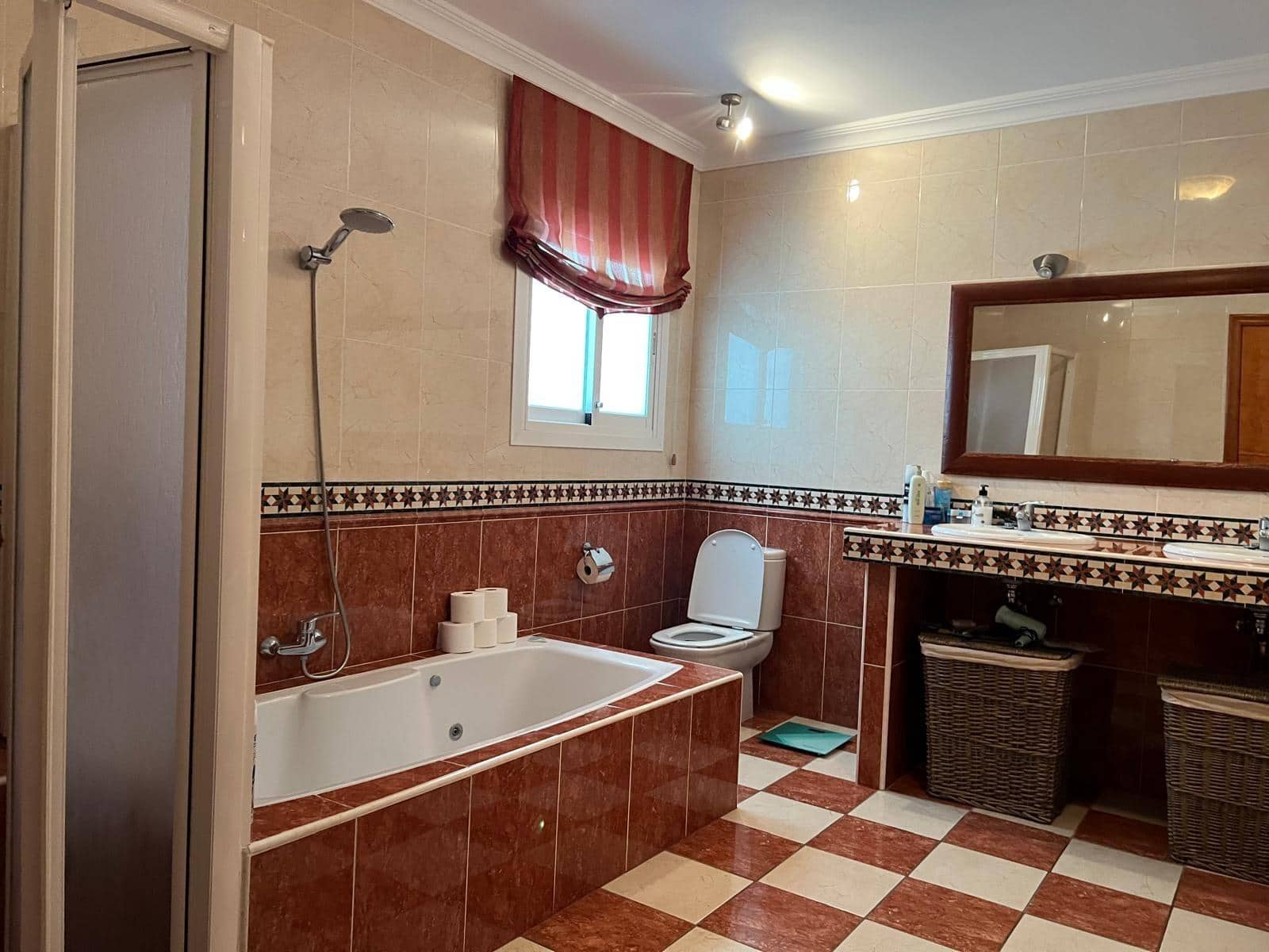 4 bedroom Villa for sale in Altea with pool garage - € 1,295,000 (Ref: 10116220)