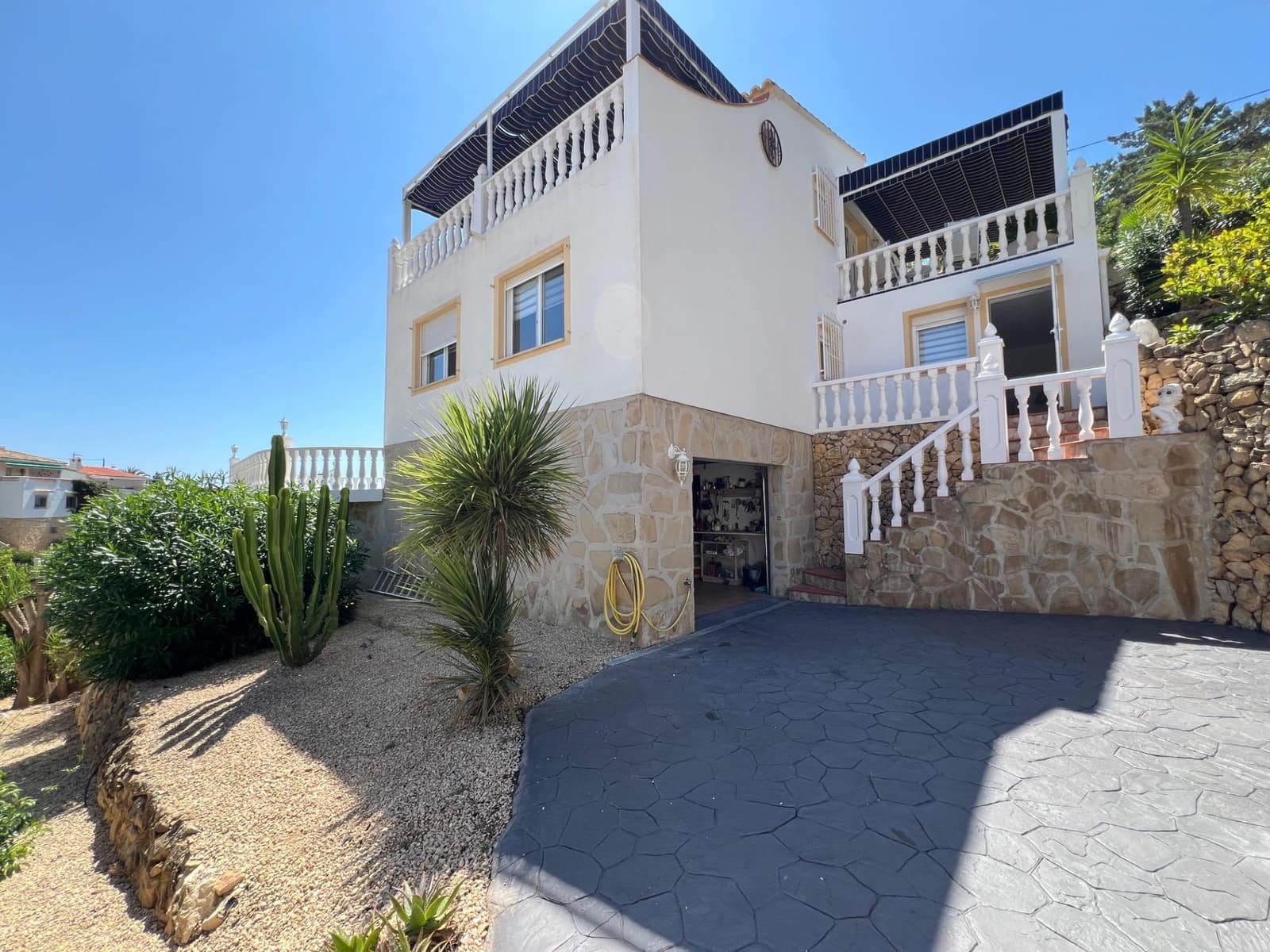 4 slaapkamer Villa te koop in La Nucia met zwembad garage - € 525.000 (Ref: 10116222)