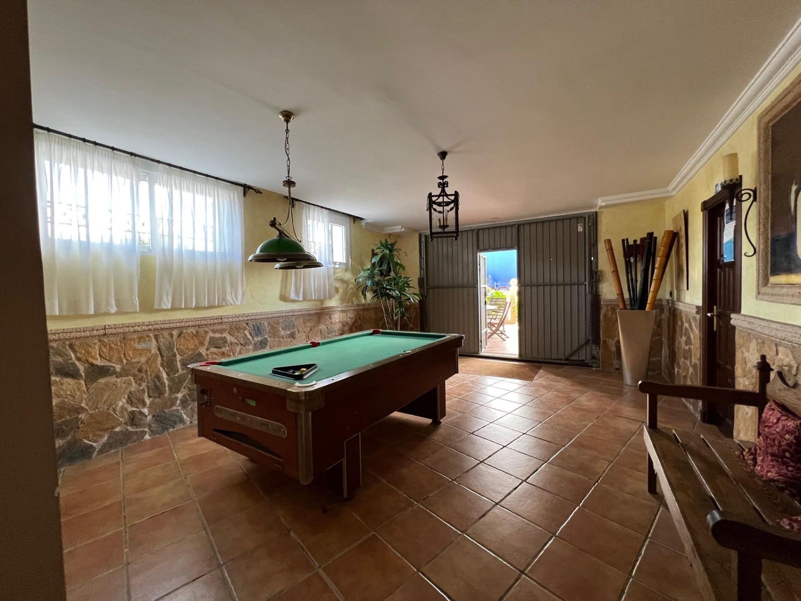5 sovrum Villa till salu i Sax med pool garage - 450 000 € (Ref: 10116224)