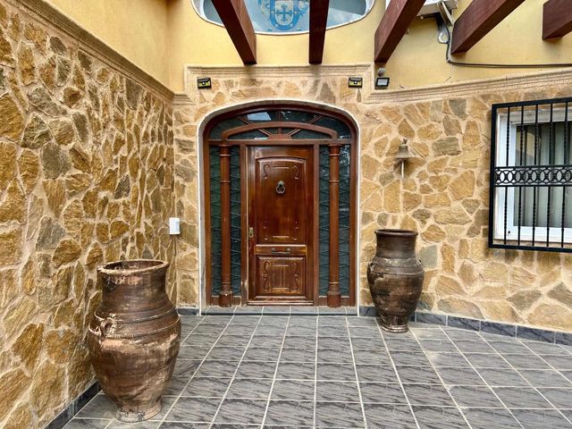 5 quarto Moradia para venda em Sax com piscina garagem - 450 000 € (Ref: 10116224)
