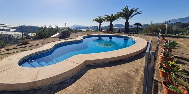 4 chambre Villa/Maison à vendre à Callosa d'En Sarrià avec piscine - 700 000 € (Ref: 10116225)