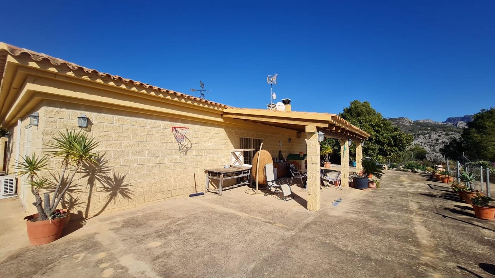 4 chambre Villa/Maison à vendre à Callosa d'En Sarria avec piscine - 700 000 € (Ref: 10116225)