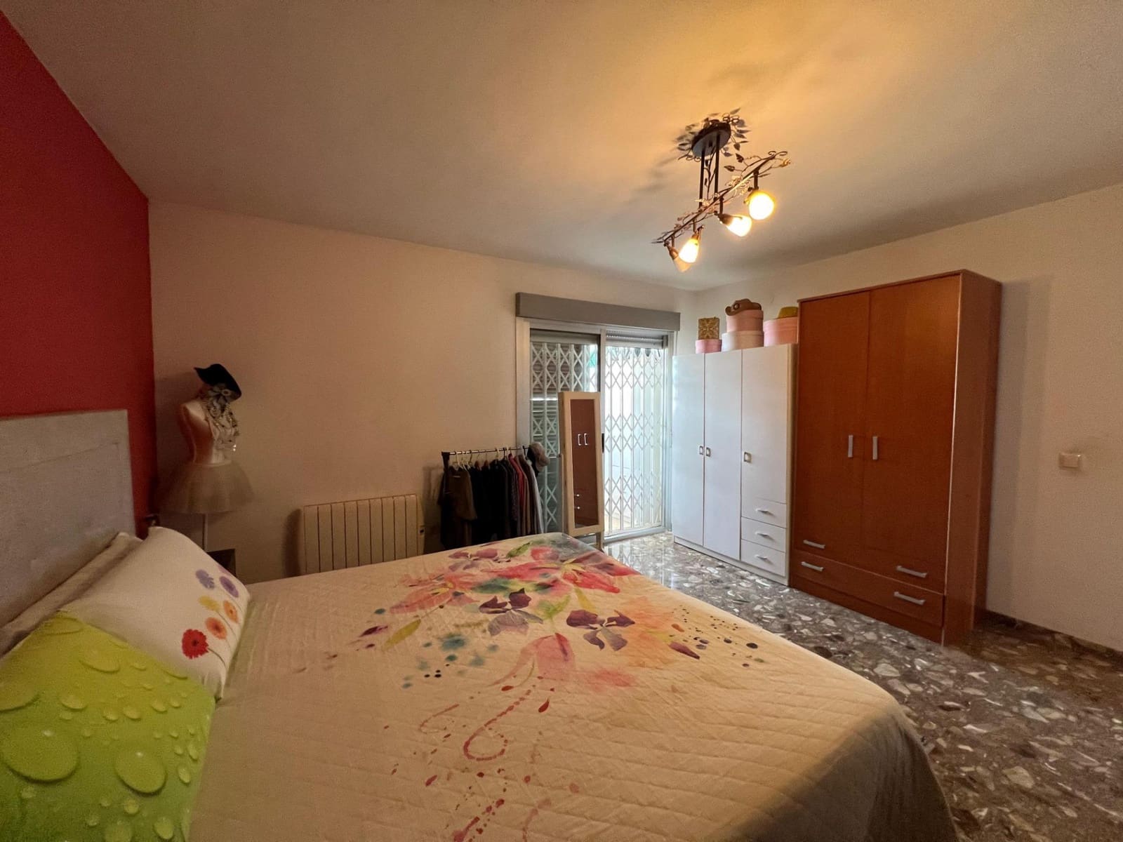 2 sovrum Villa till salu i Montebello med garage - 380 000 € (Ref: 10116226)