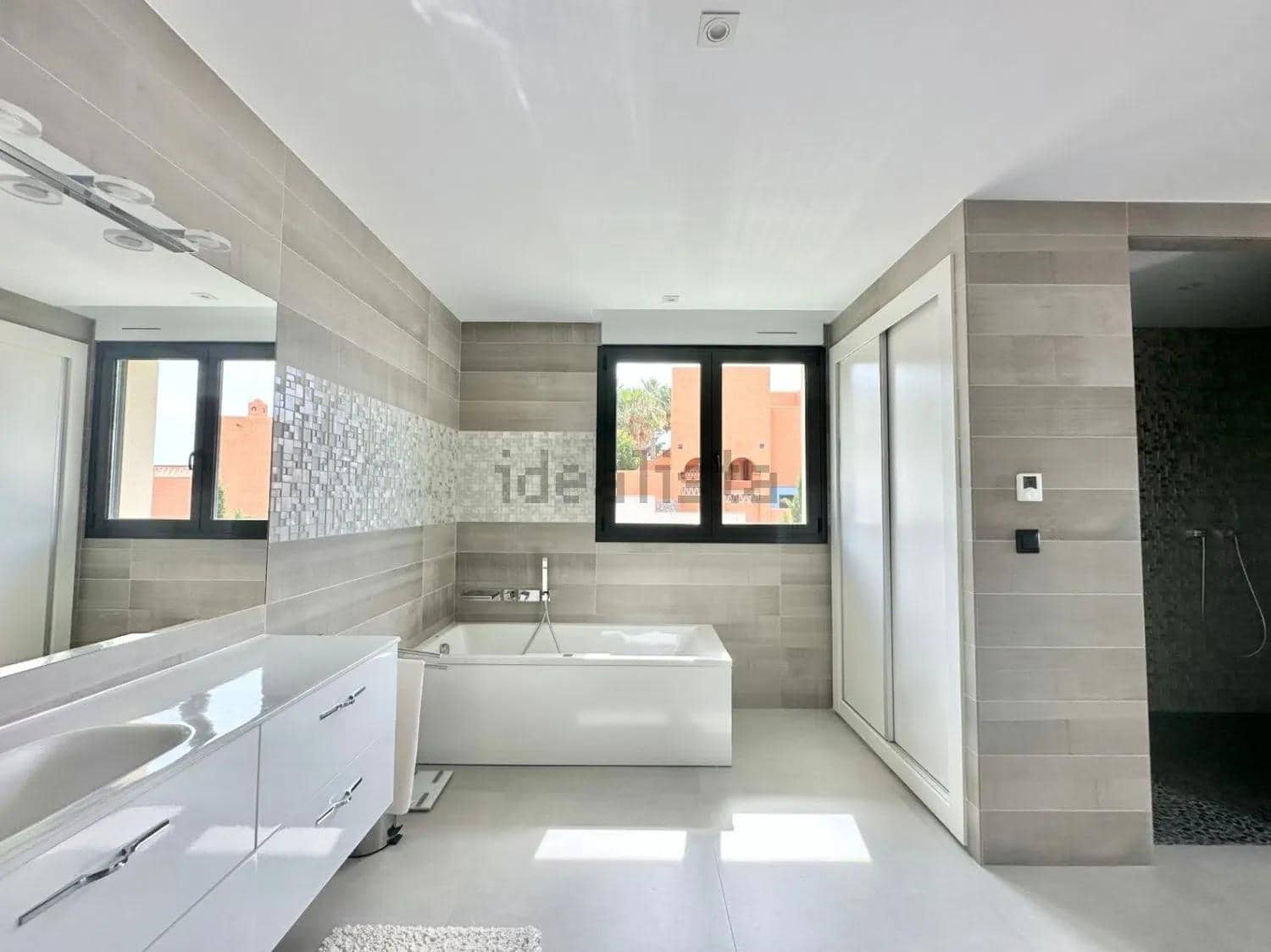 5 sypialnia Willa na sprzedaż w Altea z basenem garażem - 3 500 000 € (Ref: 10116227)