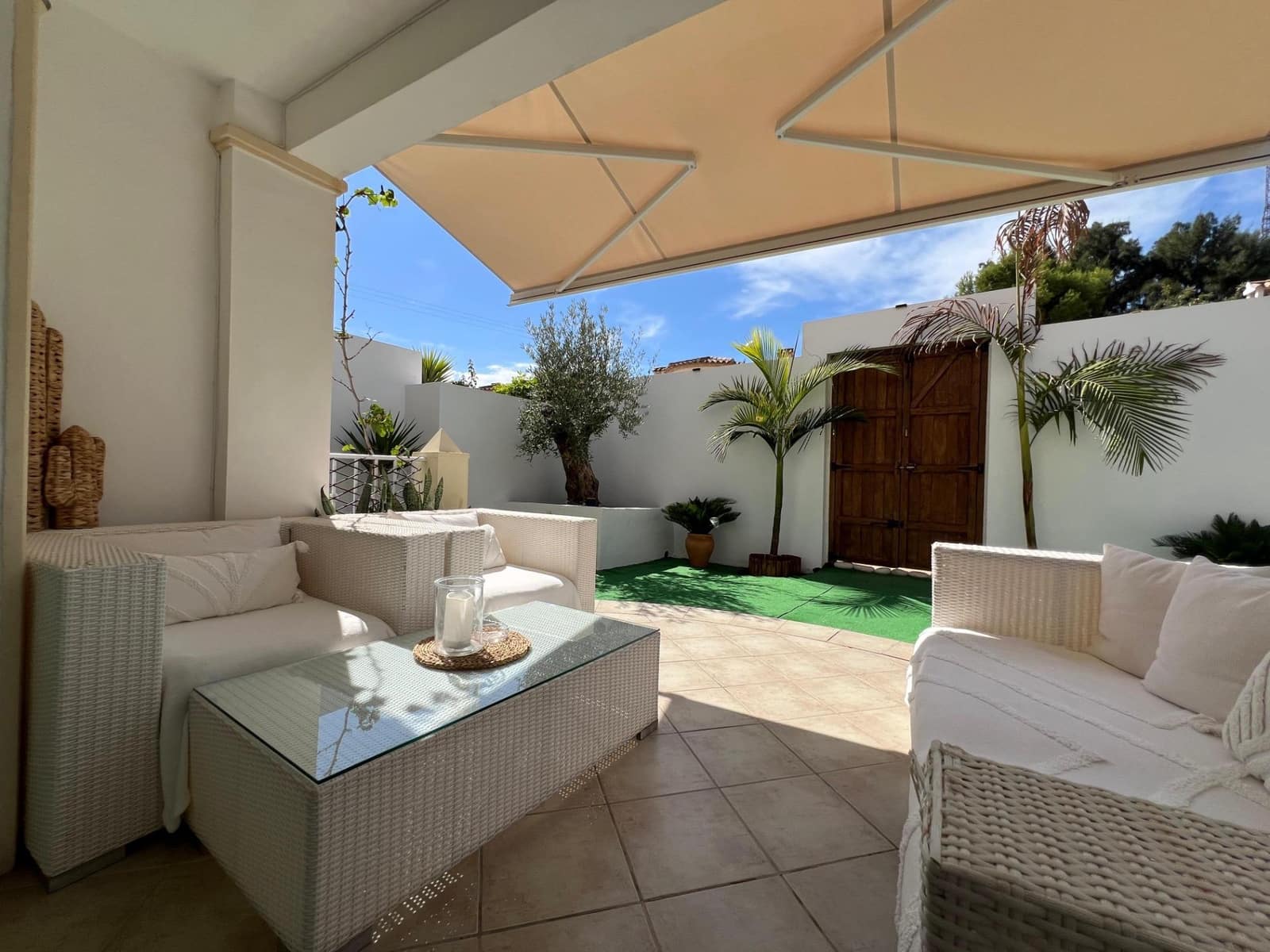 2 sovrum Radhus till salu i El Campello med pool garage - 690 000 € (Ref: 10116232)