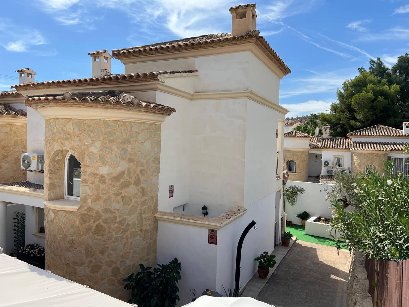 2 sovrum Radhus till salu i El Campello med pool garage - 690 000 € (Ref: 10116232)