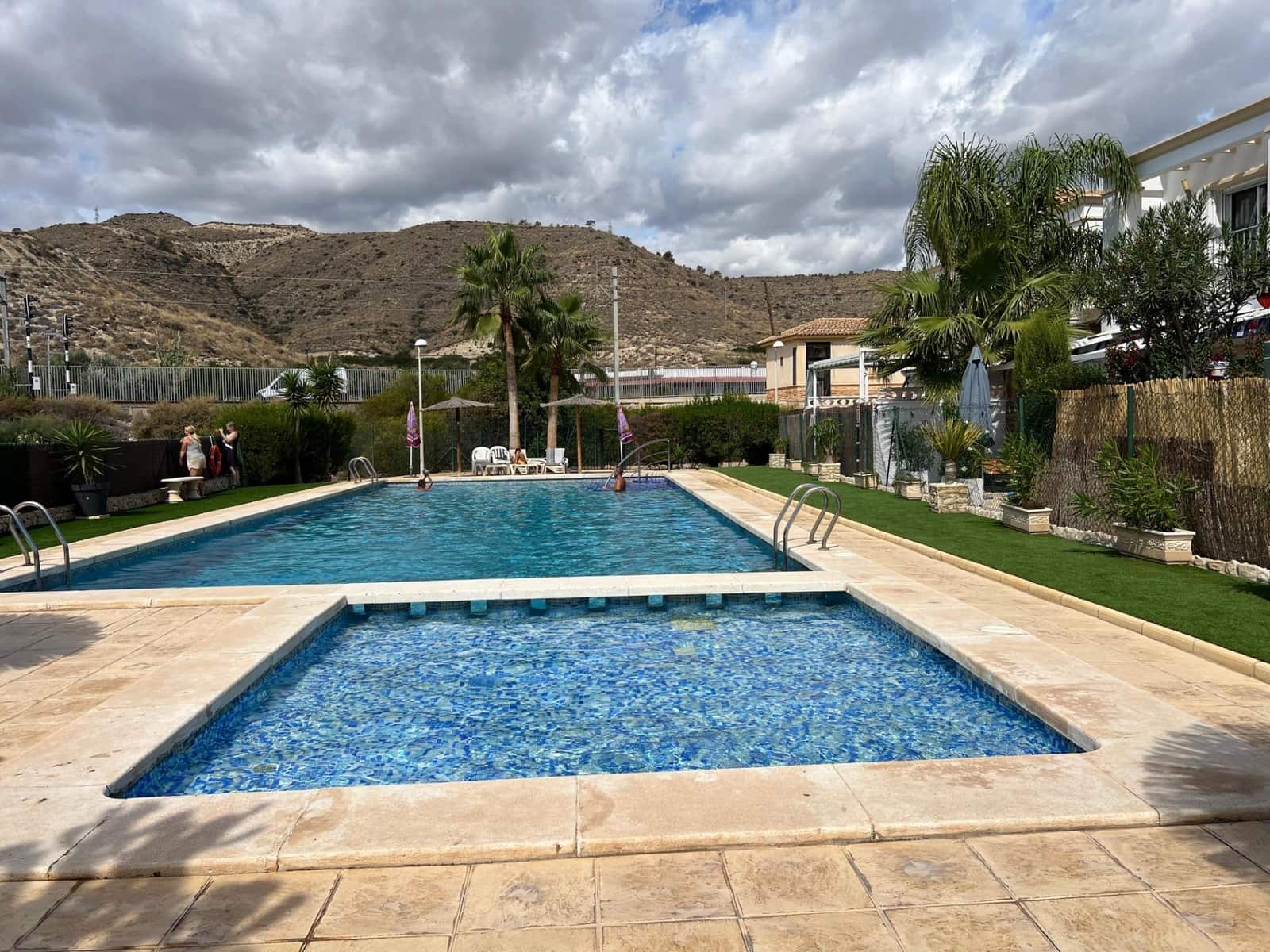 2 sovrum Radhus till salu i El Campello med pool garage - 690 000 € (Ref: 10116232)