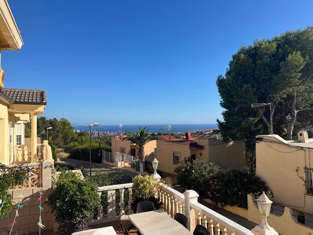 3 sovrum Villa till salu i La Nucia med garage - 355 000 € (Ref: 10116233)
