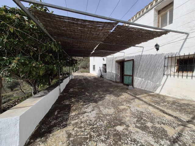 4 chambre Finca/Maison de Campagne à vendre à Relleu avec garage - 265 000 € (Ref: 10116234)
