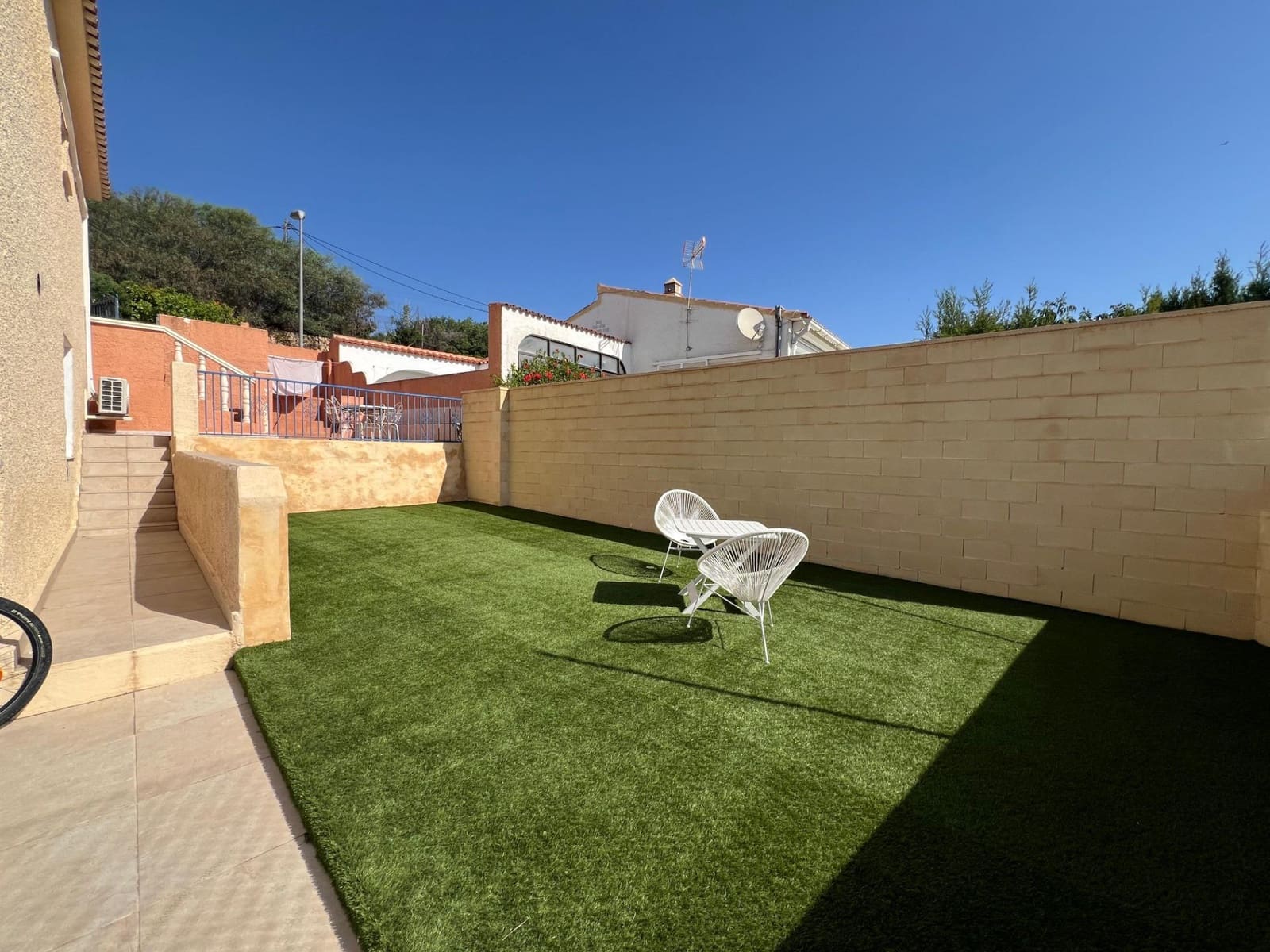 3 sovrum Villa att hyra i Montebello - 1 400 € (Ref: 10116250)