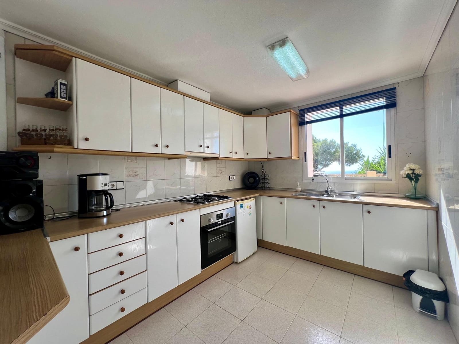 3 sovrum Villa att hyra i Montebello - 1 400 € (Ref: 10116250)