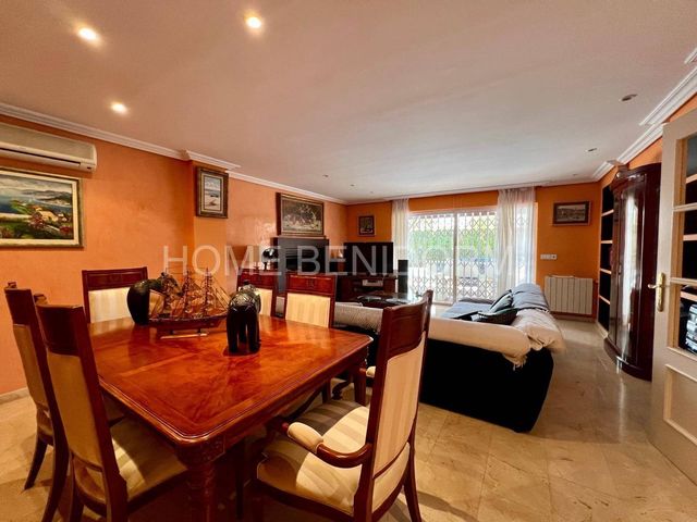 4 soveværelse Villa til salg i Benidorm med swimmingpool garage - € 625.000 (Ref: 10116255)