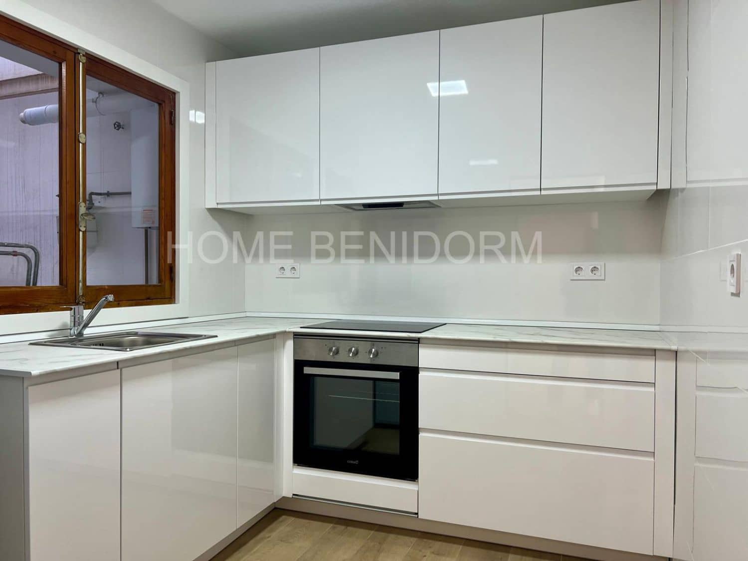 3 quarto Apartamento para arrendar em Benidorm - 1 250 € (Ref: 10116264)