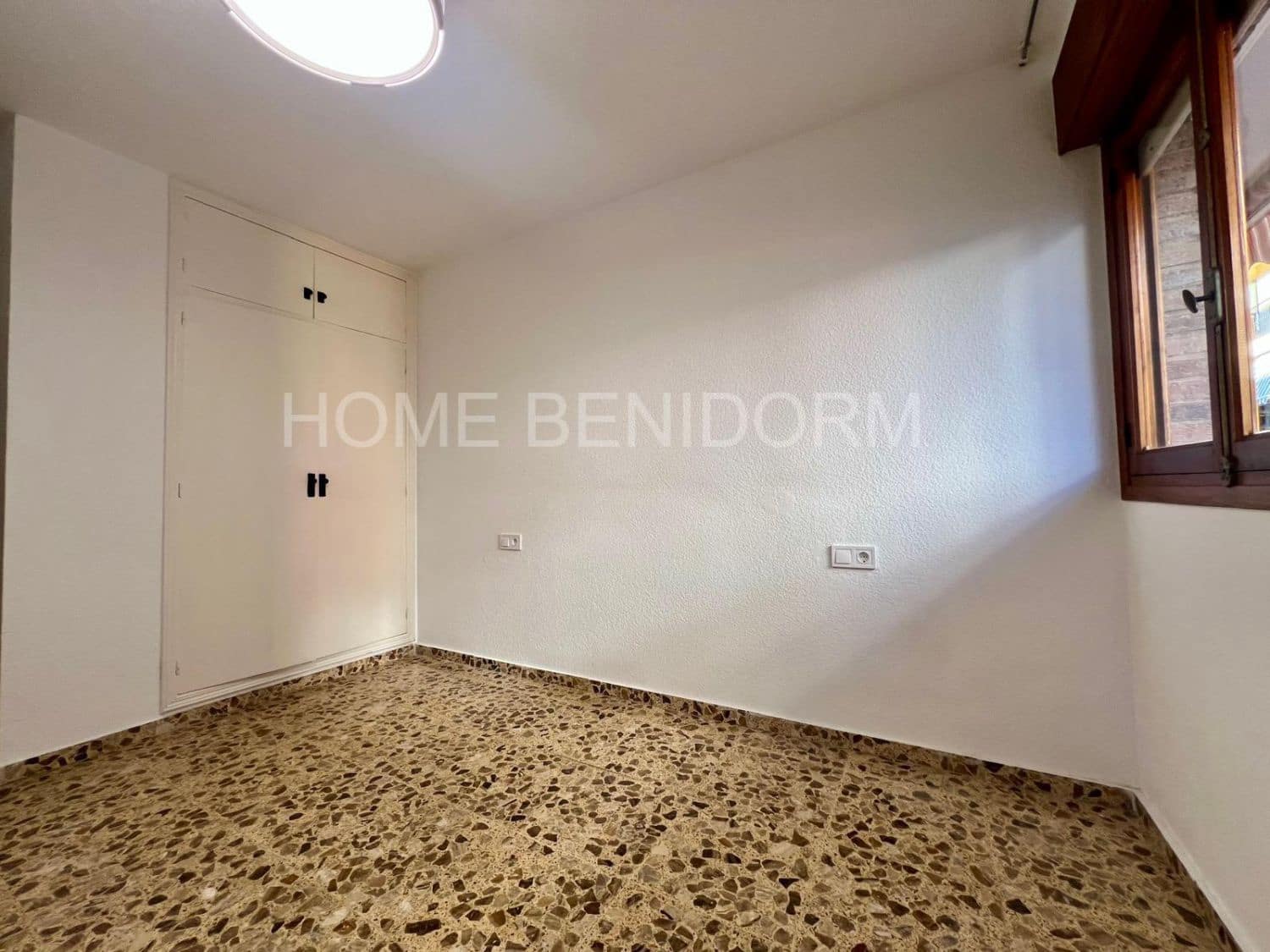 3 quarto Apartamento para arrendar em Benidorm - 1 250 € (Ref: 10116264)