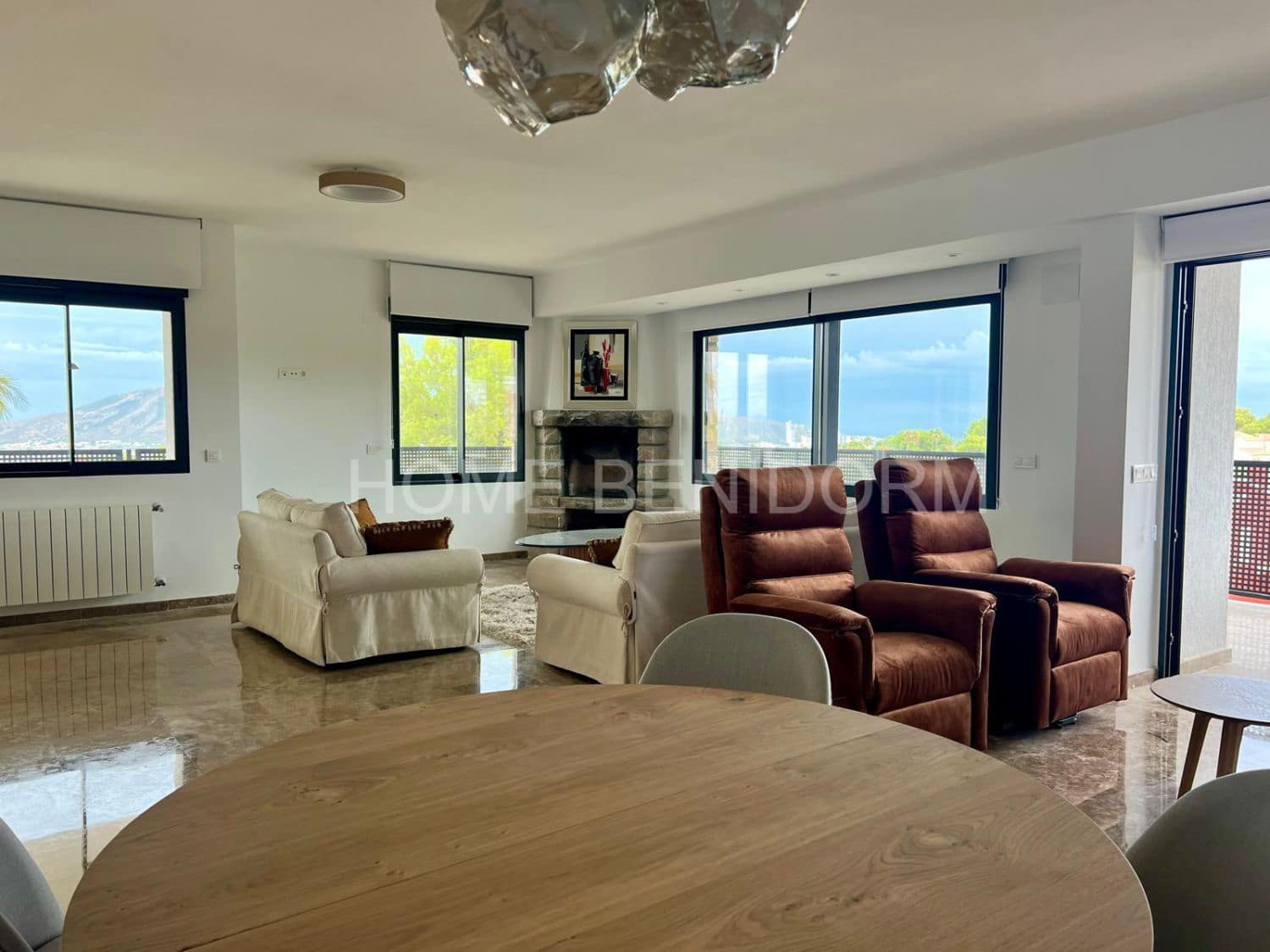 4 bedroom Villa for sale in Montebello with pool garage - € 889,000 (Ref: 10118913)
