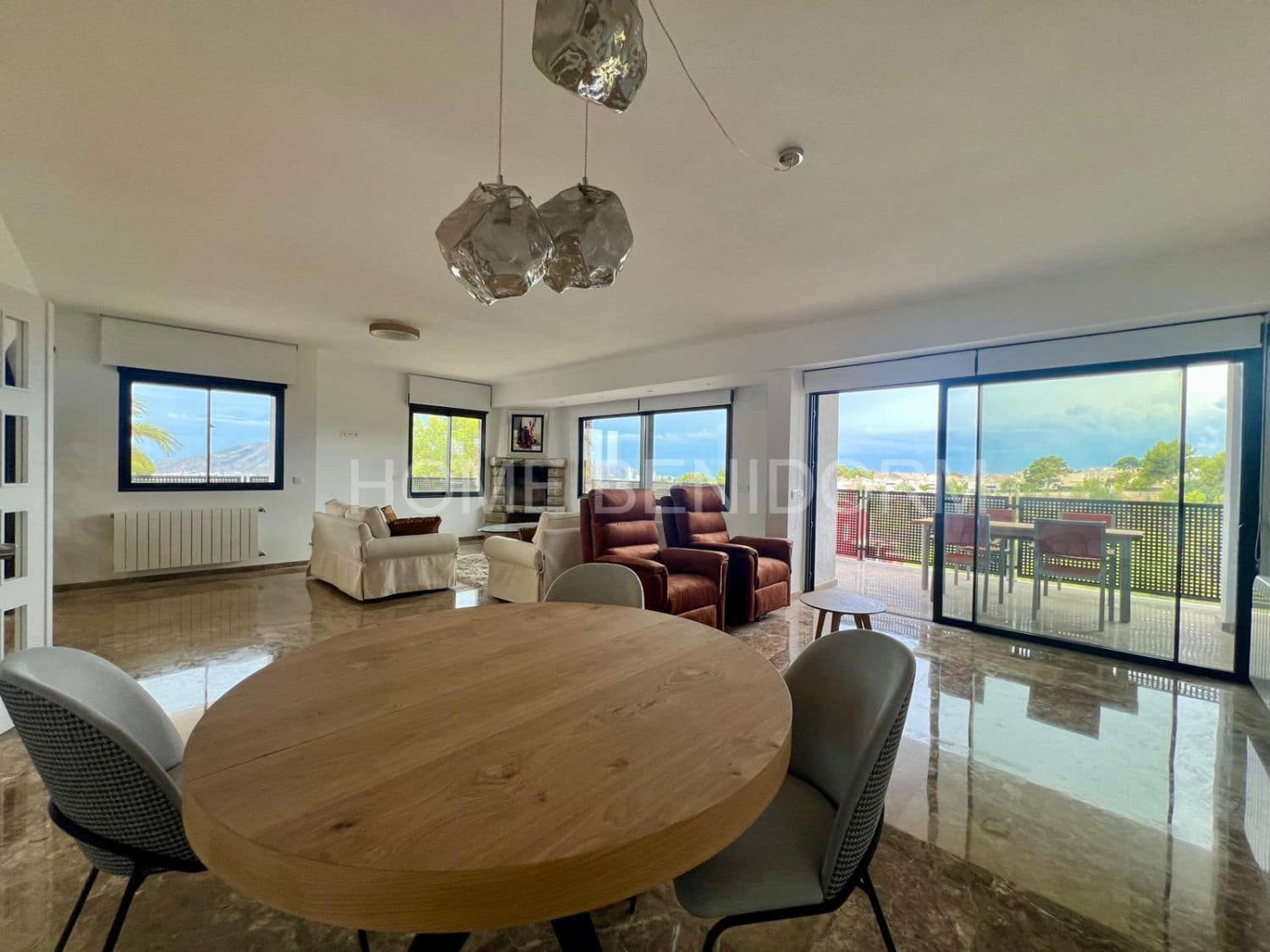 4 bedroom Villa for sale in Montebello with pool garage - € 889,000 (Ref: 10118913)