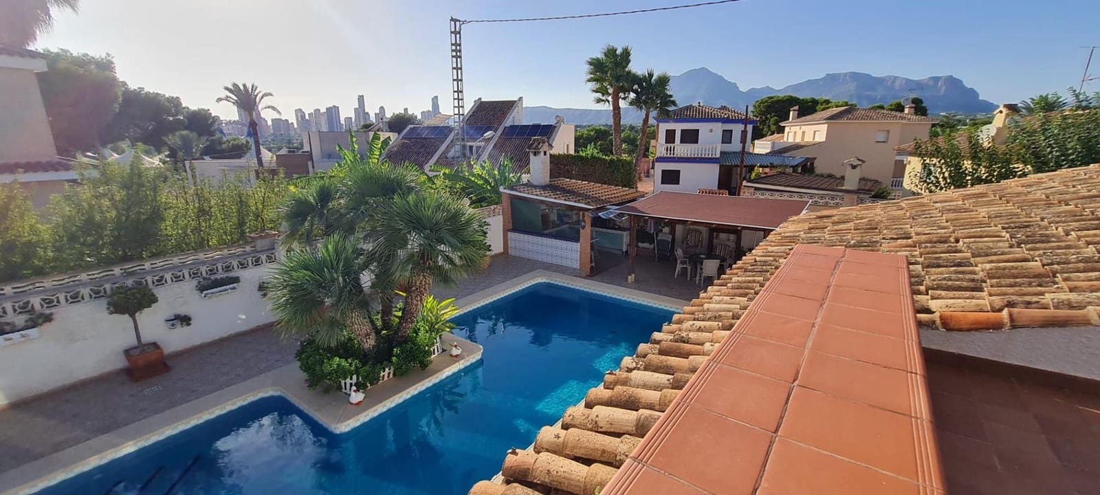 6 bedroom Villa for sale in Benidorm with pool garage - € 745,000 (Ref: 10135781)