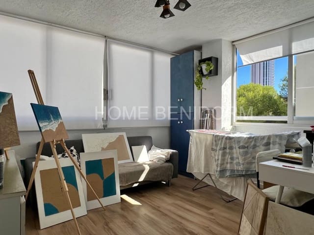 Piso de 3 habitaciones en Poniente, Benidorm en venta con piscina garaje - 285.000 € (Ref: 10168296)