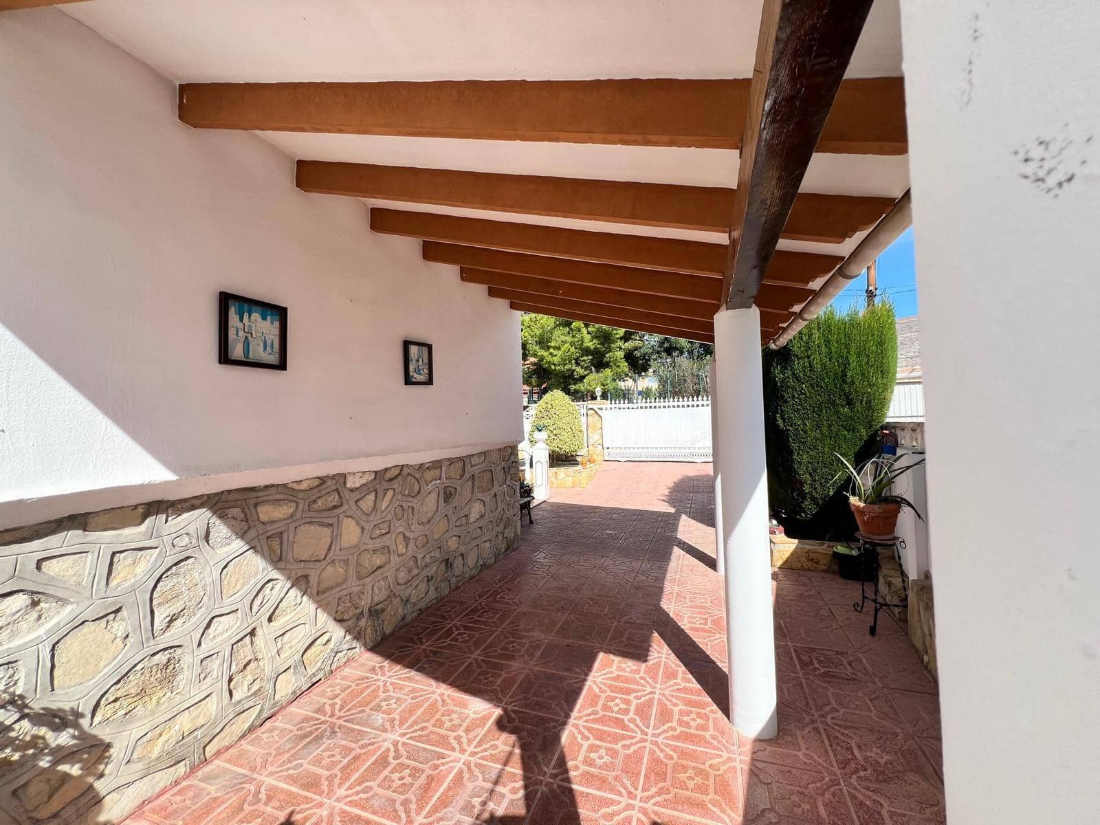 Chalet de 4 habitaciones en La Nucia en venta con piscina garaje - 425.000 € (Ref: 8680438)