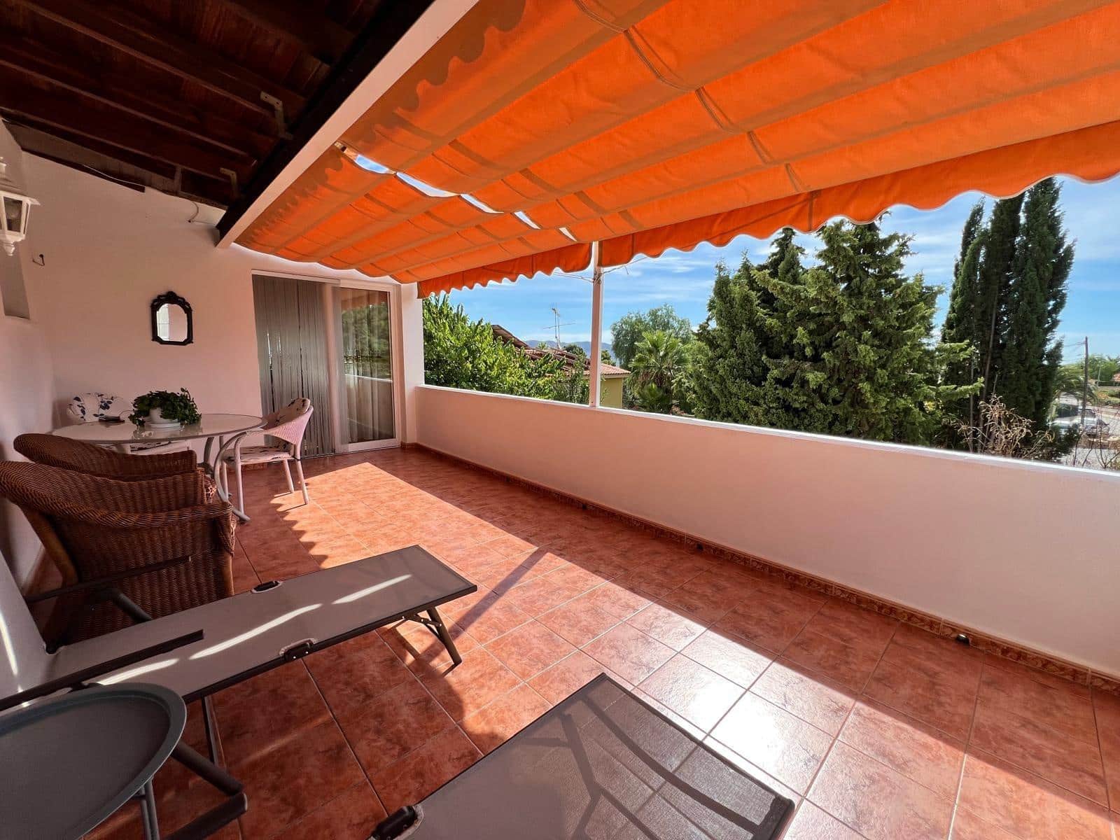 Chalet de 4 habitaciones en La Nucia en venta con piscina garaje - 425.000 € (Ref: 8680438)