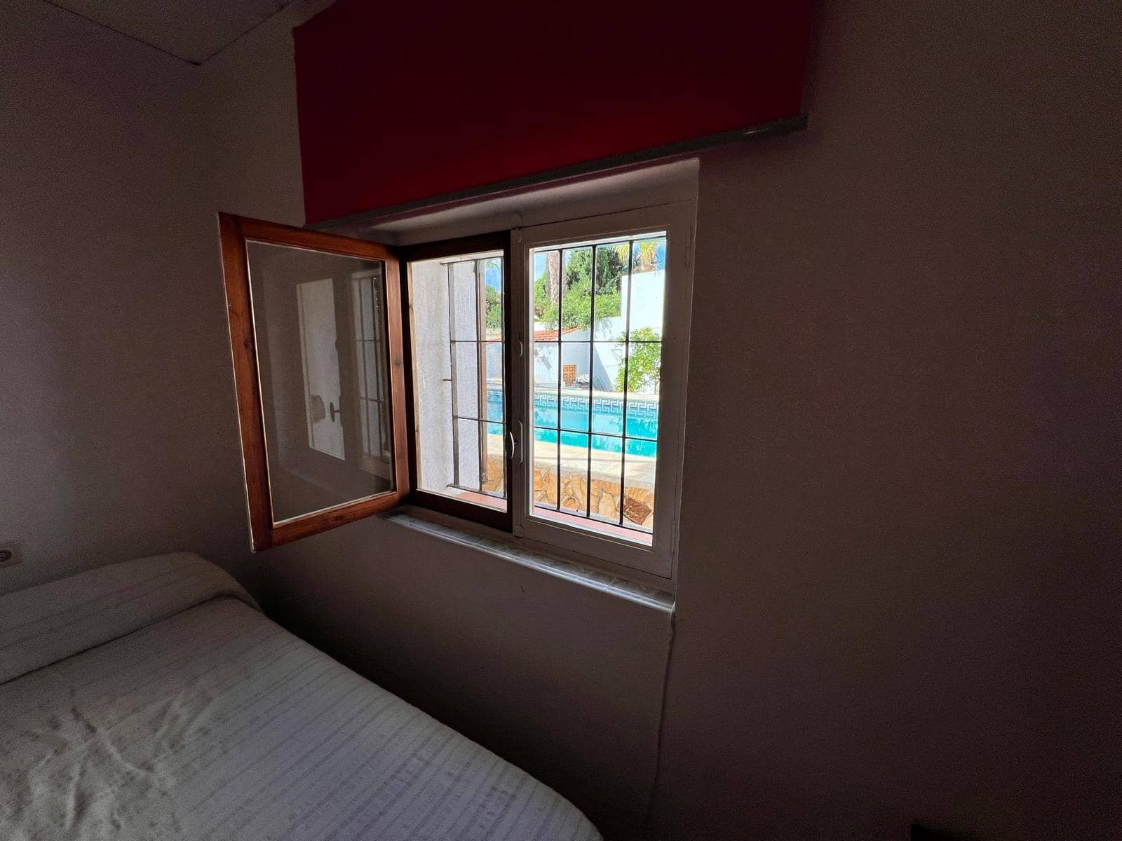 Chalet de 4 habitaciones en La Nucia en venta con piscina garaje - 425.000 € (Ref: 8680438)