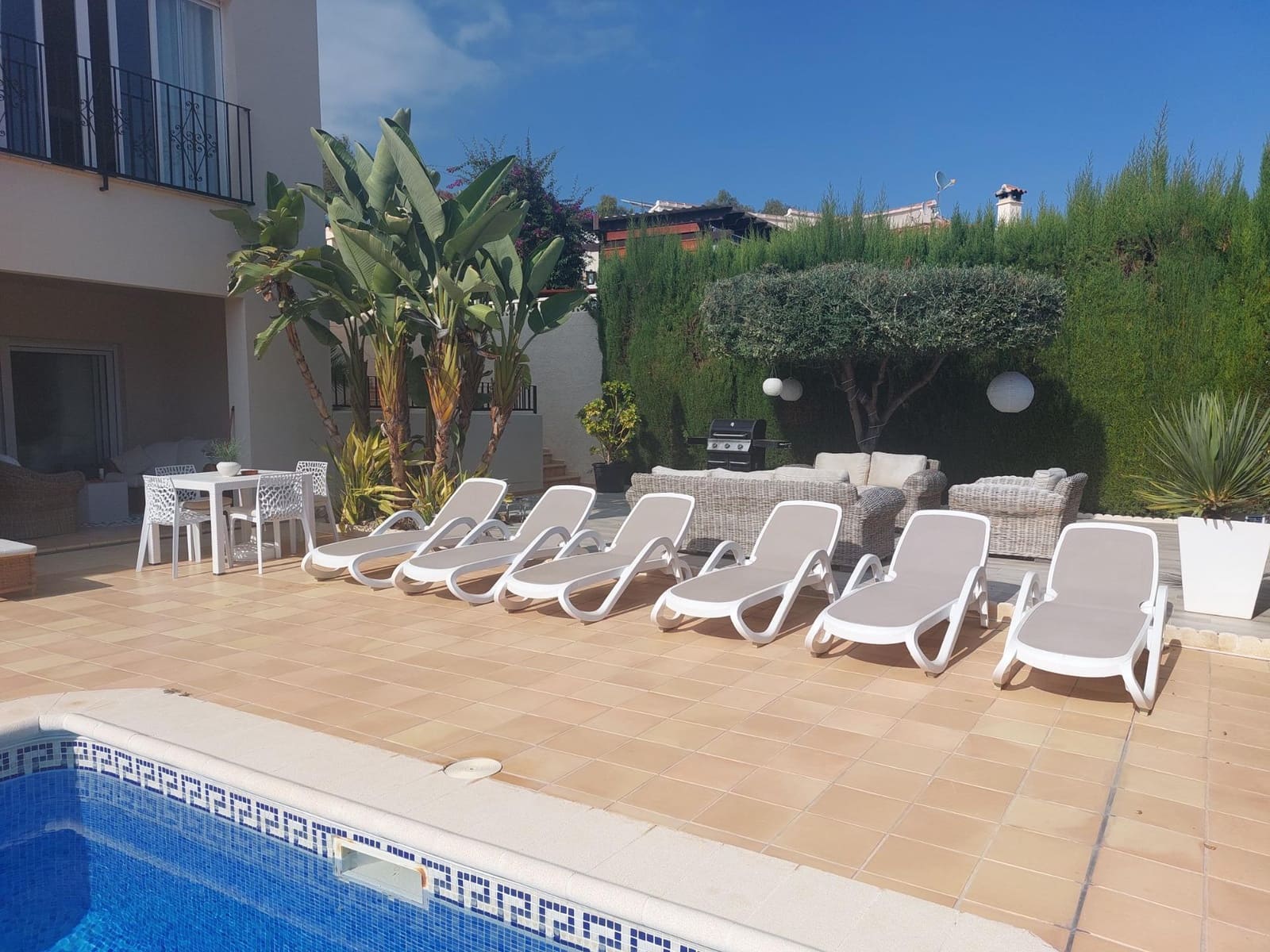 6 bedroom Villa for sale in Alfaz del Pi / L'Alfas del Pi with pool - € 725,000 (Ref: 8698271)