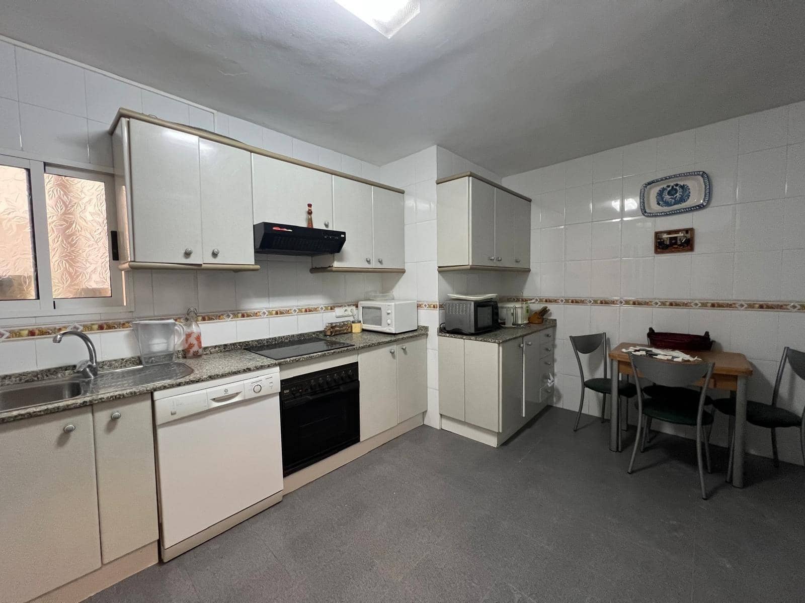 Piso de 4 habitaciones en Benidorm en venta - 295.000 € (Ref: 8854940)