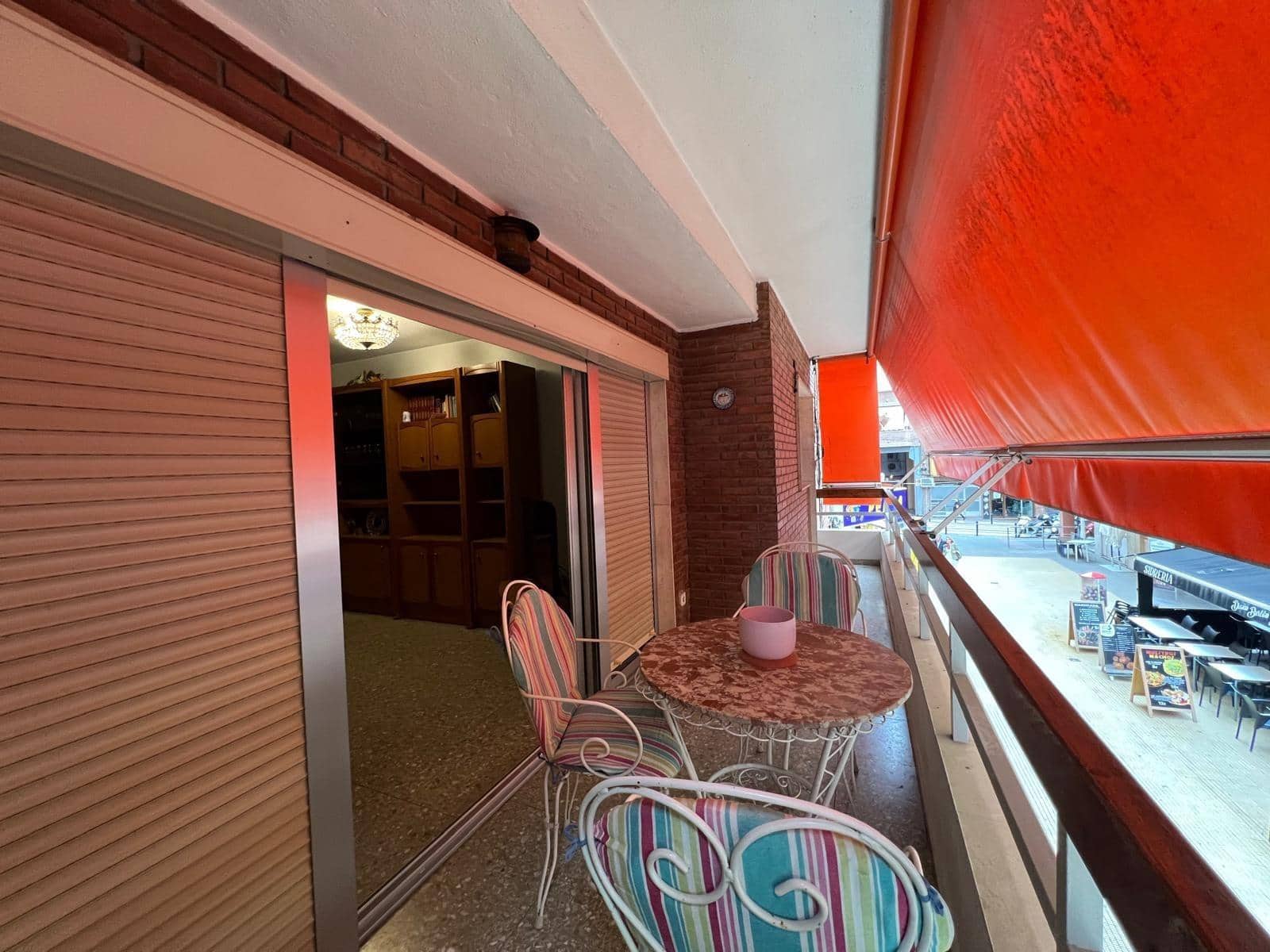 Piso de 4 habitaciones en Benidorm en venta - 295.000 € (Ref: 8854940)