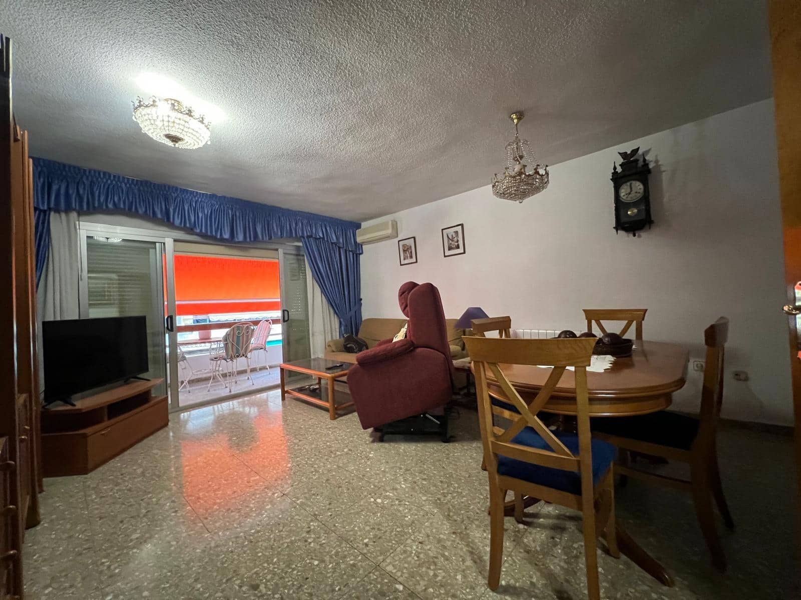 Piso de 4 habitaciones en Benidorm en venta - 295.000 € (Ref: 8854940)