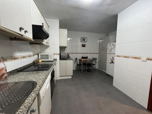 Piso de 4 habitaciones en Levante, Benidorm en venta - 295.000 € (Ref: 8854940)