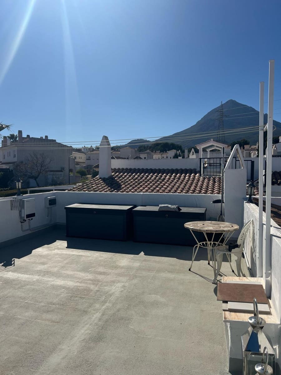 3 soveværelse Rækkehus til salg i La Nucia med swimmingpool garage - € 325.000 (Ref: 8910994)