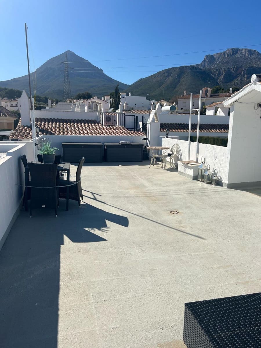 3 soveværelse Rækkehus til salg i La Nucia med swimmingpool garage - € 325.000 (Ref: 8910994)