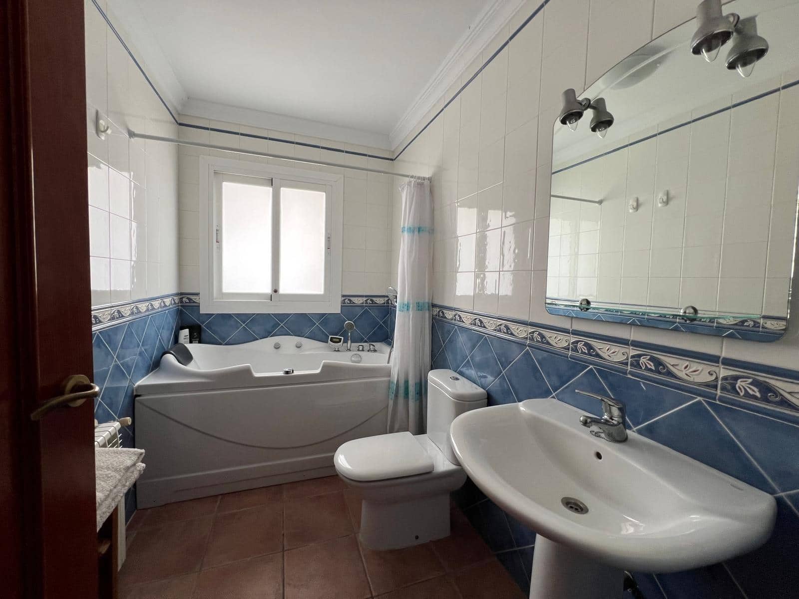 4 bedroom Villa for sale in Altea with pool - € 1,599,000 (Ref: 8932300)