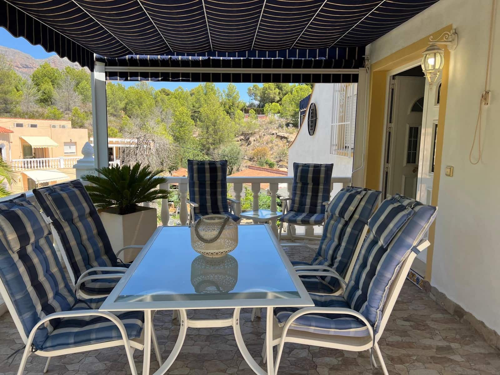 Chalet de 4 habitaciones en La Nucia en venta con piscina garaje - 560.000 € (Ref: 8939469)