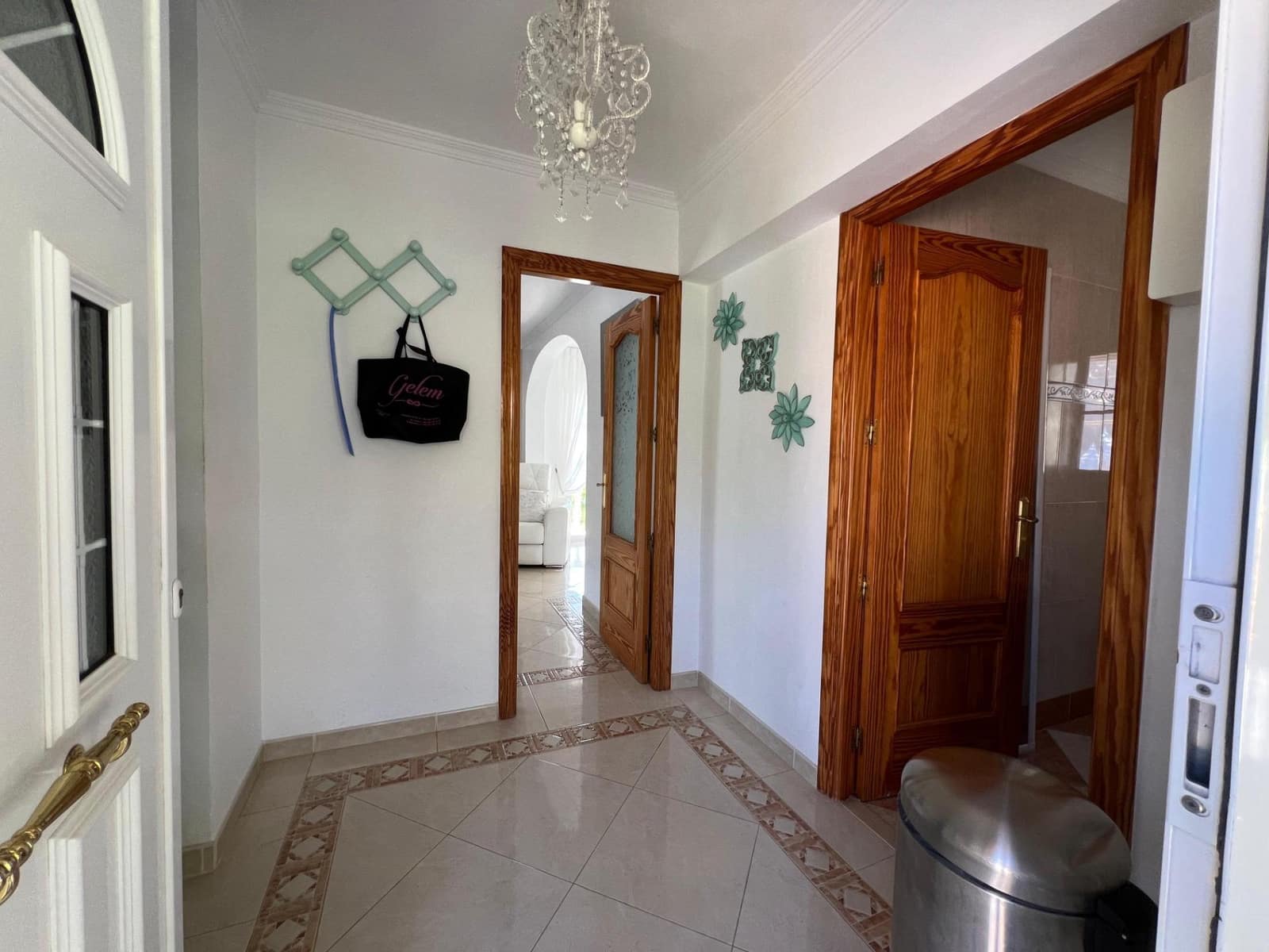 Chalet de 4 habitaciones en La Nucia en venta con piscina garaje - 560.000 € (Ref: 8939469)