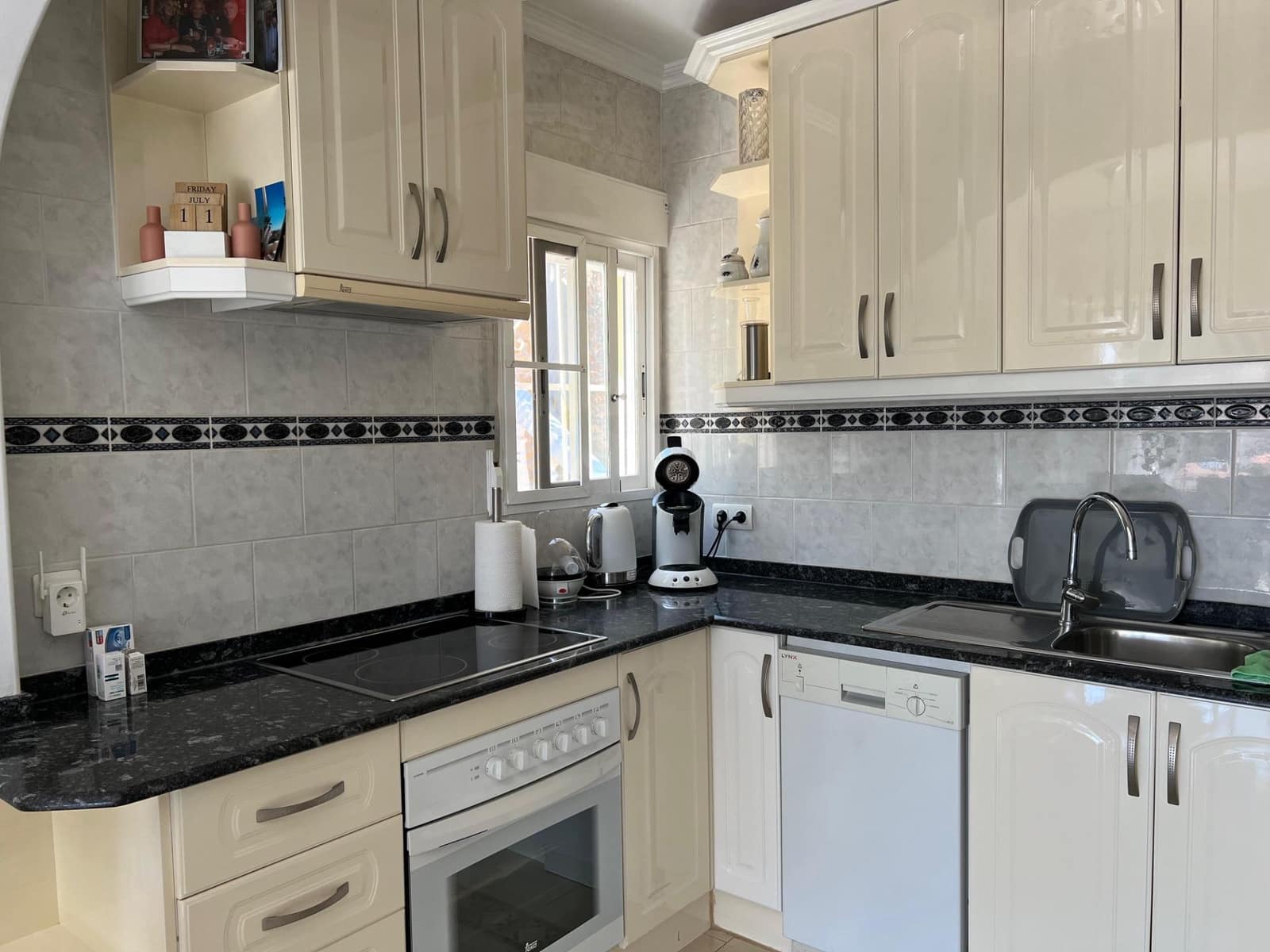 Chalet de 4 habitaciones en La Nucia en venta con piscina garaje - 560.000 € (Ref: 8939469)